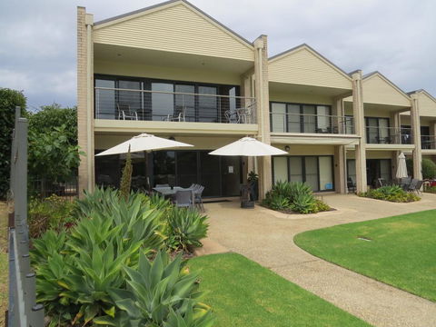 ELSINOR Townhouse 10 Mulwala - Accommodation Fremantle 0