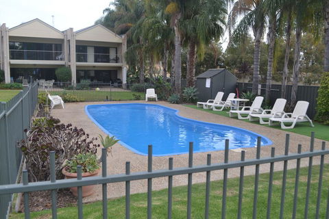 ELSINOR Townhouse 8 Mulwala - Accommodation Fremantle 0