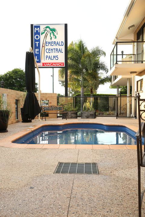 Emerald Central Palms Motel - Accommodation Fremantle 3
