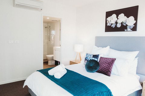 Entire Apartment-South Bank Luxe-Mater Hospital-Heated Pool-Netflix-WIFI-Gabba - Accommodation Fremantle 2