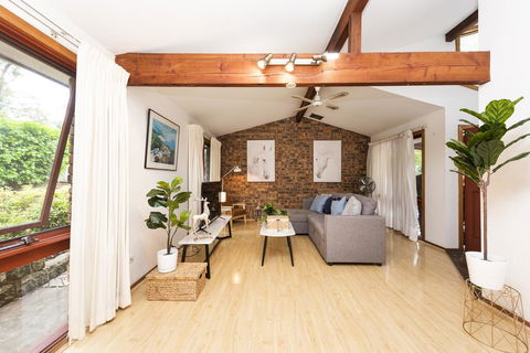 Epping 3BR 3BA Fast Wifi Easy Parking House - Accommodation Fremantle 0