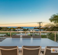 EXCLUSIVE OCEAN VIEW PENTHOUSE ON MARINE PARADE - Accommodation Fremantle