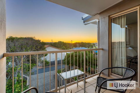 EXCLUSIVE OCEAN VIEW PENTHOUSE ON MARINE PARADE - Accommodation Fremantle 2