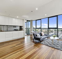 Executive City-centre Apartment with Parking - Accommodation Fremantle