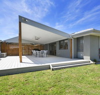 Fairway Views Pet Friendly house with WiFi AC Heating walk to beach - Accommodation Fremantle
