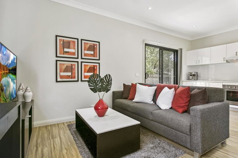 Family-friendly Hideaway In Quiet Suburb - Accommodation Fremantle 0