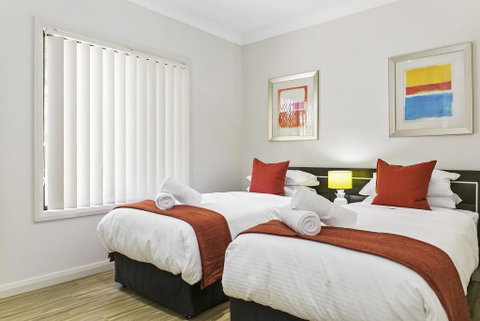 Family-friendly Hideaway In Quiet Suburb - Accommodation Fremantle 3