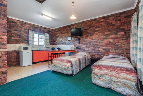 Fernvale Hotel Motel - Accommodation Fremantle 3