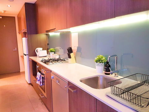 FITZROY FANTASTIC 1BR APT With FREE WINE, NETFLIX, WIFI, Close To TRAMS, COLES - Accommodation Fremantle 2