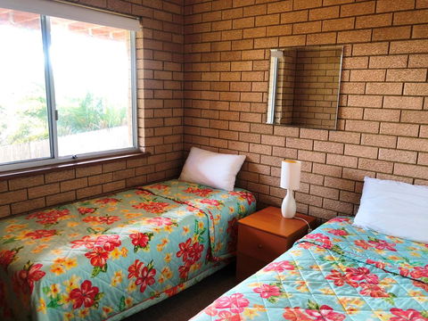 Flat 2 - 3 Bay Lane - Accommodation Fremantle 3