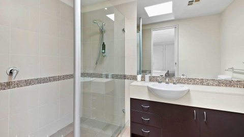 FLORENCE HOUSE Sundrenched Luxury With Pool & Deck - Accommodation Fremantle 2