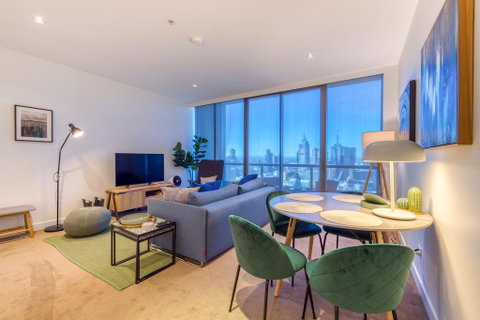 Flying Views Over The CBD, Free Parking, Pool, Sauna, Wifi - Accommodation Fremantle 2