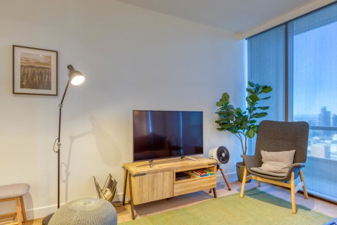 Flying Views Over The CBD, Free Parking, Pool, Sauna, Wifi - Accommodation Fremantle 3