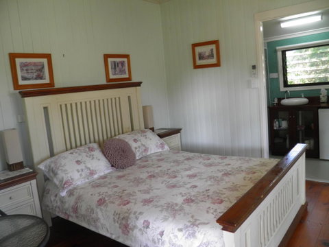 Follywood Guesthouse B&B - Accommodation Fremantle 0