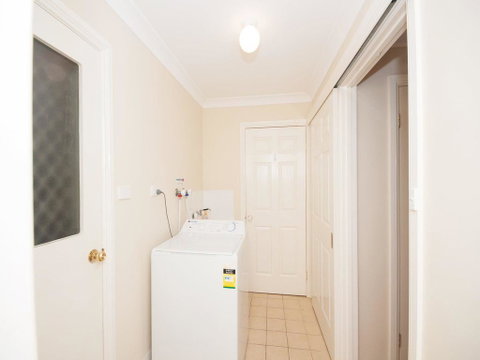 Four Bedroom Quality Townhouse - Accommodation Fremantle 3