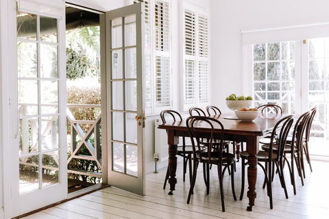 French Cottage 1854 With Stunning Alfesco Garden - Accommodation Fremantle 2