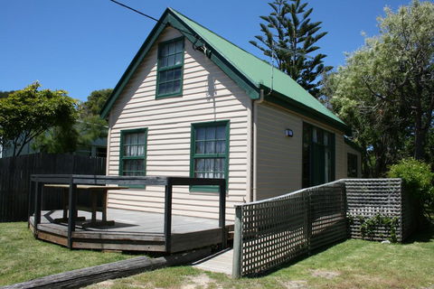 Gaol House Cottages - Accommodation Fremantle 3