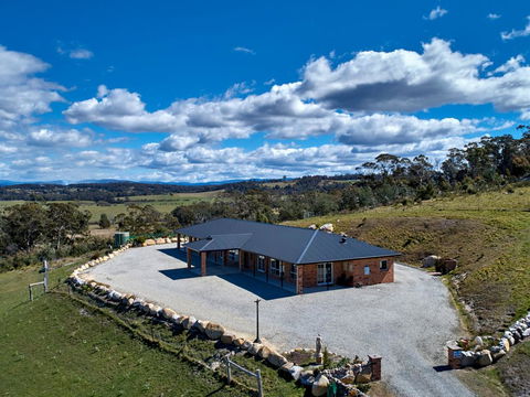George River Park (House, 100 Acres, Animals, Views) - Accommodation Fremantle 1