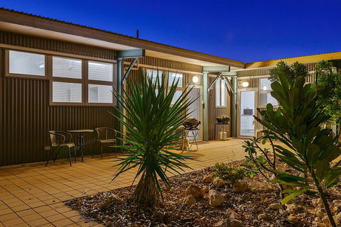 Getaway Villas Unit 38-11 - 1 Bedroom Self-Contained Accommodation - Accommodation Fremantle 0