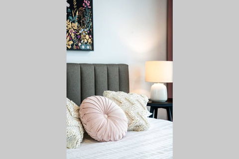 Glamorous RiverView Spacious 1BR - Accommodation Fremantle 1