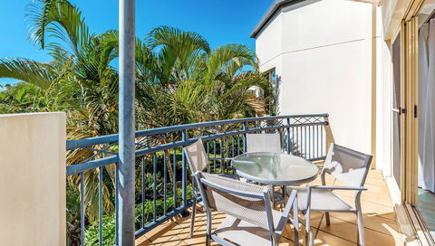 Golden Riviera Absolute Beachfront Resort - Accommodation Fremantle 2