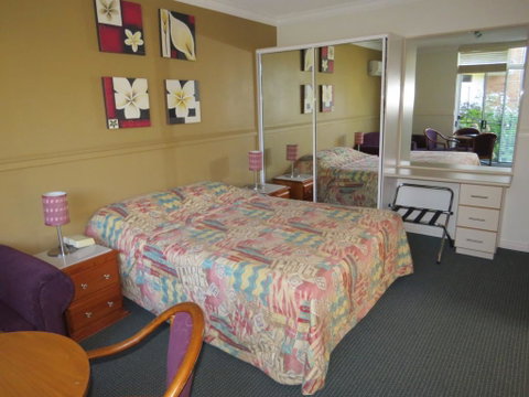 Golfview Lodge - Accommodation Fremantle 3