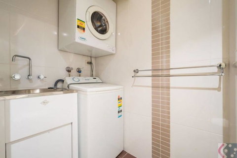 Gorgeous 4 Bed Beachside Apartment - Diamond Beach Resort - Accommodation Fremantle 2