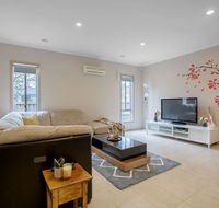 Gorgeous 4BR home in Point Cook - Accommodation Fremantle