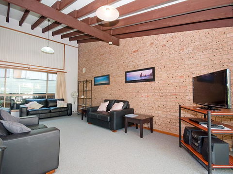 Gowrie Avenue, Bay Parklands, Townhouse 06, 2 - Accommodation Fremantle 1