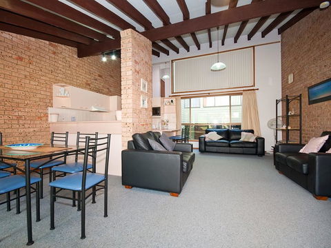 Gowrie Avenue, Bay Parklands, Townhouse 06, 2 - Accommodation Fremantle 0