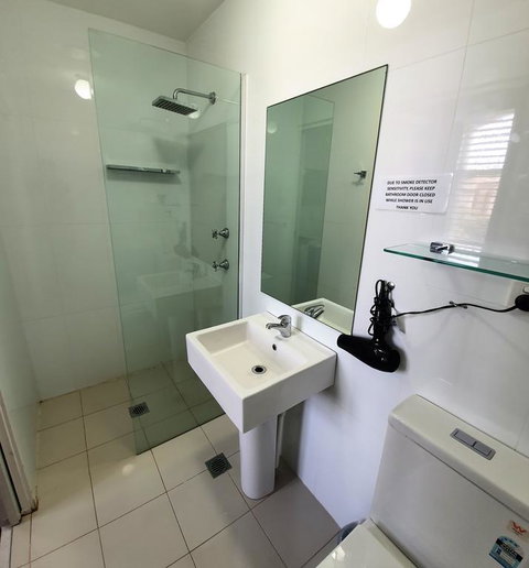 Grand Hotel - Accommodation Fremantle 3