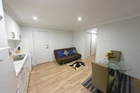 Granny Flat next to golf course
