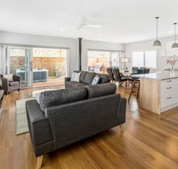 HALE KUPA Rye Beach House Spa Table Tennis - Accommodation Fremantle