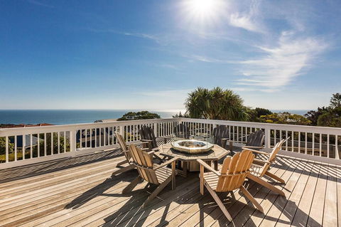 Hampton's Retreat Family Friendly, Water Views, Close To Beach With Heated Pool - Accommodation Fremantle 3