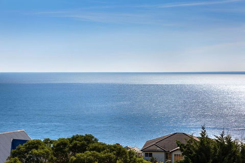 Hampton's Retreat Family Friendly, Water Views, Close To Beach With Heated Pool - Accommodation Fremantle 1