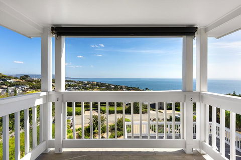 Hampton's Retreat Family Friendly, Water Views, Close To Beach With Heated Pool - Accommodation Fremantle 2