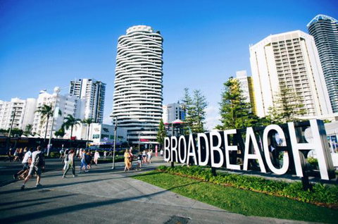 Hamptons #1 Broadbeach Apartment - 1 Bedroom - New Luxurious - Accommodation Fremantle 2