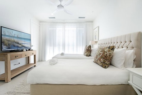 Hamptons Style 2 Bedroom Executive Luxury Apartment - Accommodation Fremantle 0