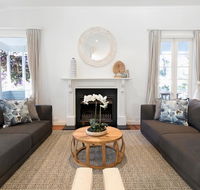 Hamptons Style Family Home 5 Minutes From Beach - Accommodation Fremantle