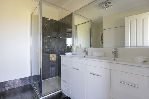 Harmans Lodge Private Rural Escape - Accommodation Fremantle 3