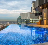 High Life Central with Pool and Car Park - Accommodation Fremantle