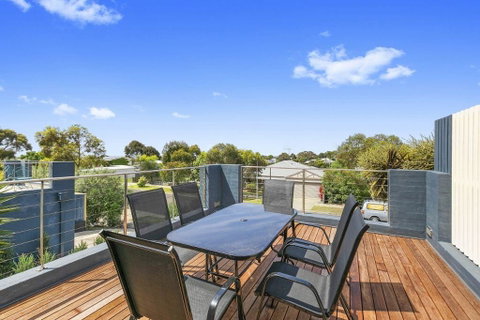 Highlander Haven 8a - Accommodation Fremantle 2