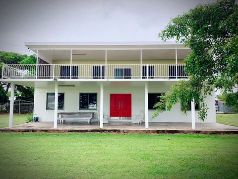 Holiday Rental - Huge House With Beach Views - Accommodation Fremantle 0