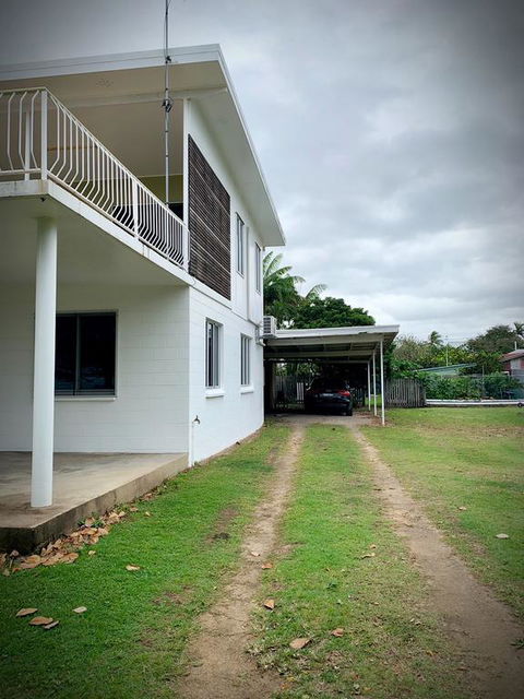 Holiday Rental - Huge House With Beach Views - Accommodation Fremantle 3