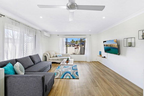 Homely Getaways In Broadbeach Waters - Accommodation Fremantle 2