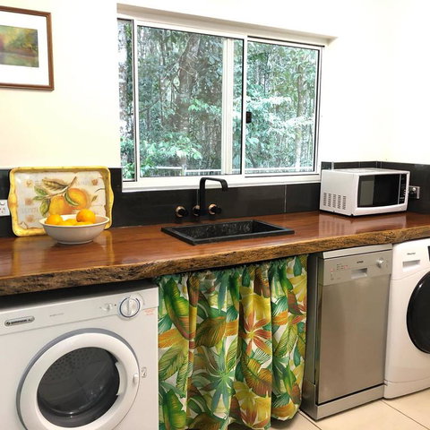 Honeybee House - Accommodation Fremantle 3