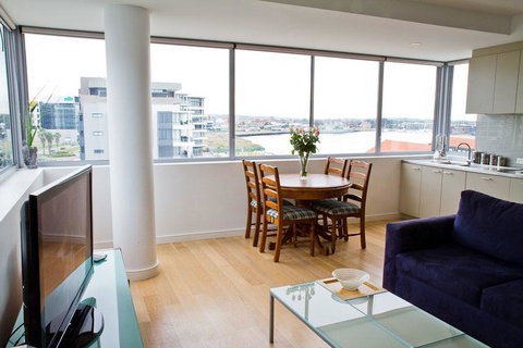 Honeysuckle Executive Suites - Accommodation Fremantle 0