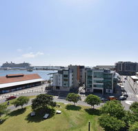 Honeysuckle Haven - harbour facing  walk to restaurants - Accommodation Fremantle
