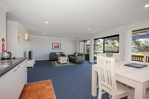 Horizons Golf Club, Villa 126 - Accommodation Fremantle 0