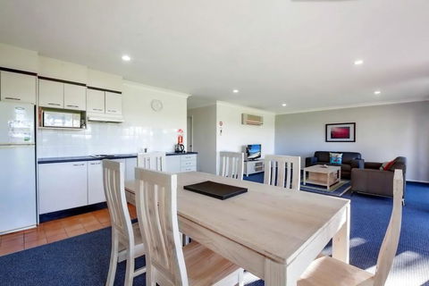 Horizons Golf Club, Villa 126 - Accommodation Fremantle 2